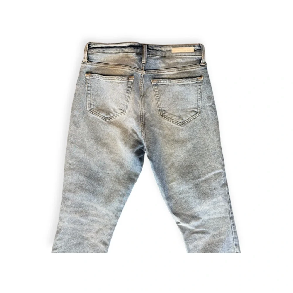 Cello trendy light blue jeans distressed hem  junior size 3